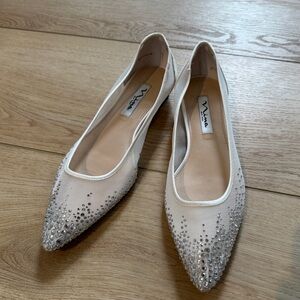 Nina Women’s IVORY MESH WITH FACETED CRYSTALS Flats EUC Size 7.5